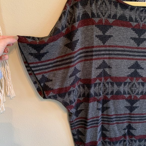 Aztec Print Top - Picture 2 of 3